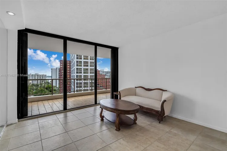 Villa Regina Condo #808 image #48