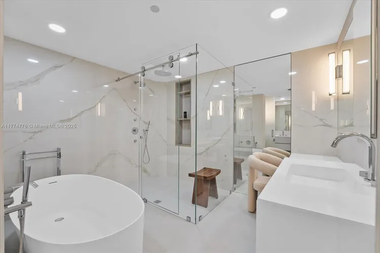 Il Villaggio #809 image #20