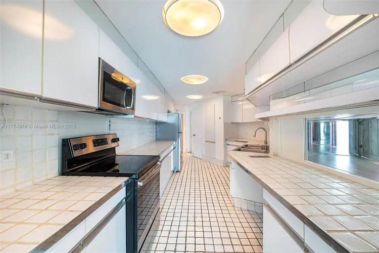 Palm Bay Towers #11N image #16