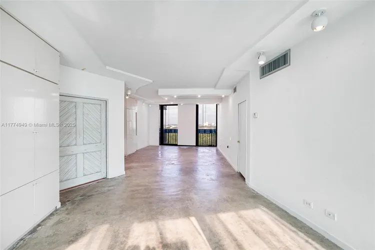 Palm Bay Towers #11N image #9