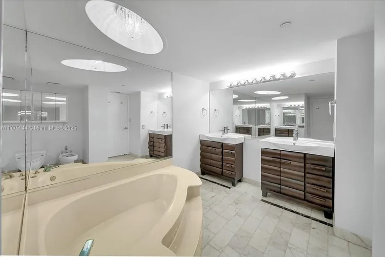 Towers of Quayside Condo #1 #602 image #19