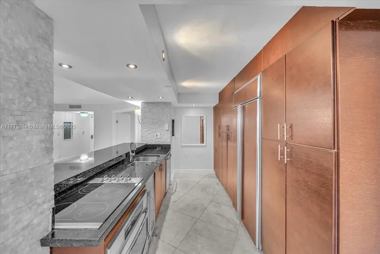 Towers of Quayside Condo #1 #602 image #38