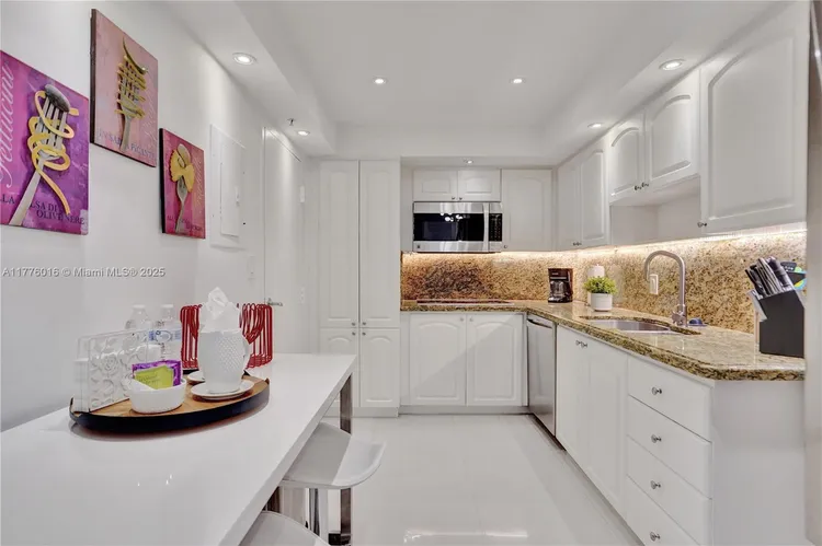 The Tides On Hollywood Beach #11V image #14