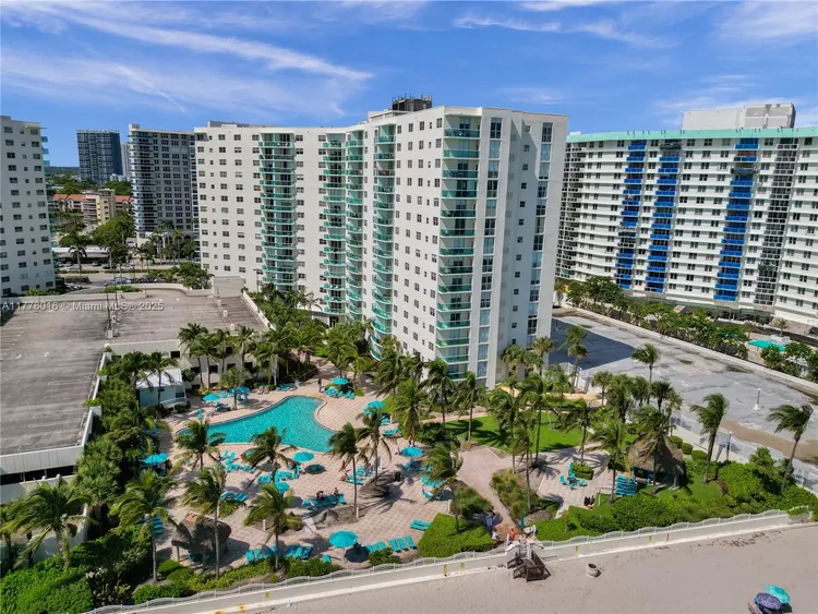 The Tides On Hollywood Beach #11V image #38