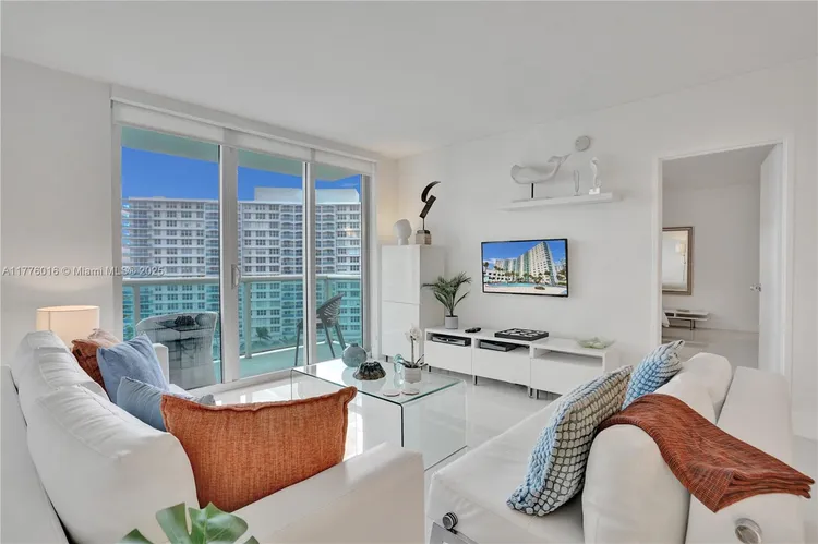 The Tides On Hollywood Beach #11V image #6