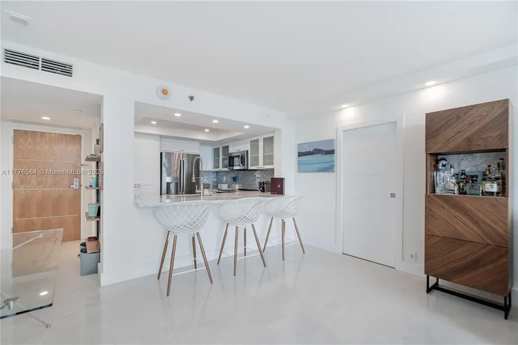 South Pointe Tower #702 image #13