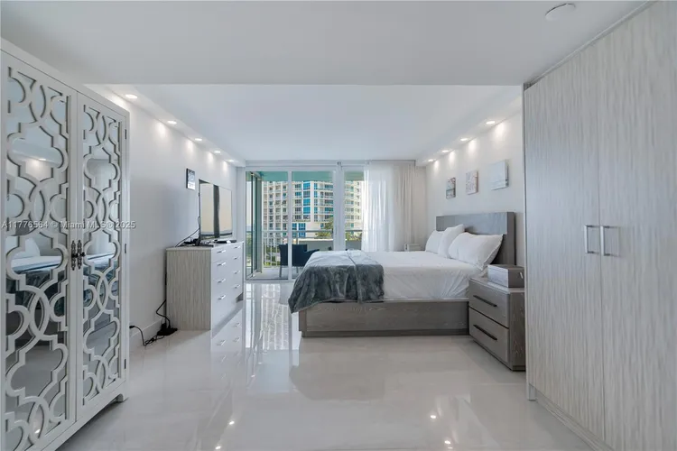 South Pointe Tower #702 image #17