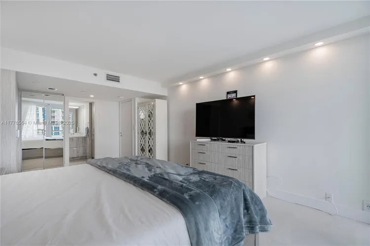 South Pointe Tower #702 image #18