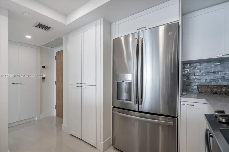 South Pointe Tower #702 image #8