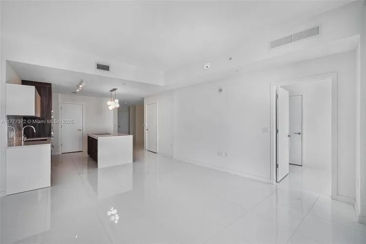 Paramount Miami Worldcenter #4100 image #7