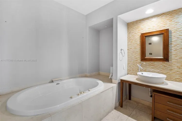 ICON South Beach #1404 image #12