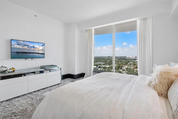 Fendi Chateau Residences #1103 image #24