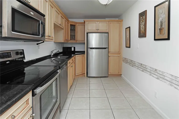 The Residences On Hollywood Beach #539 image #15