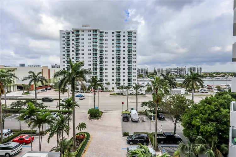 The Residences On Hollywood Beach #539 image #20