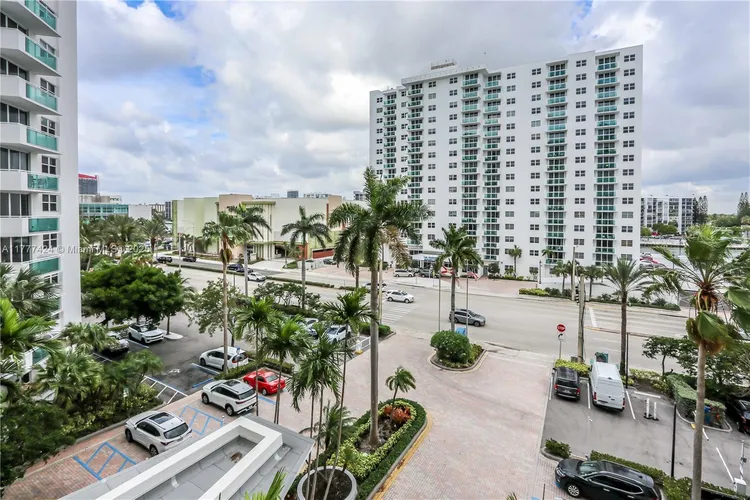 The Residences On Hollywood Beach #539 image #21