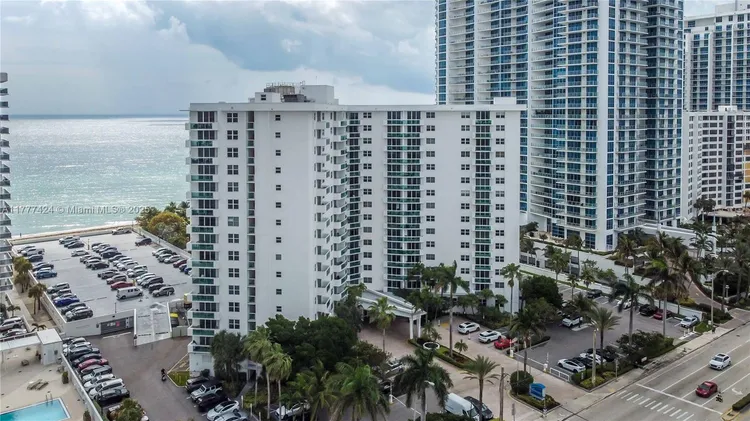 The Residences On Hollywood Beach #539 image #41