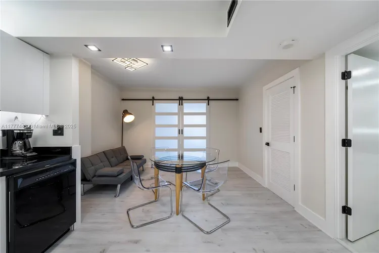 Roney Palace #1130 image #8