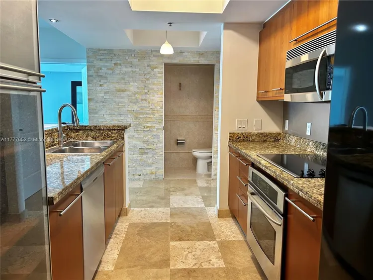 Cosmopolitan #1814 image #12