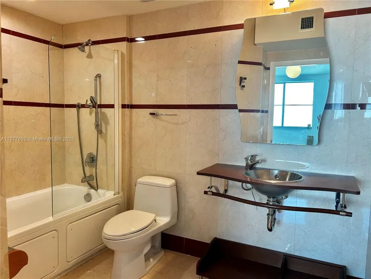 Cosmopolitan #1814 image #13