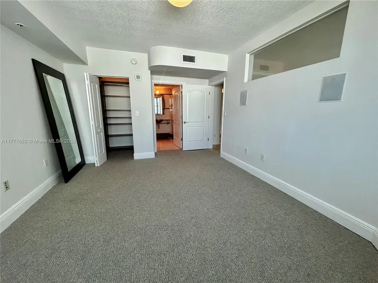 Cosmopolitan #1814 image #9