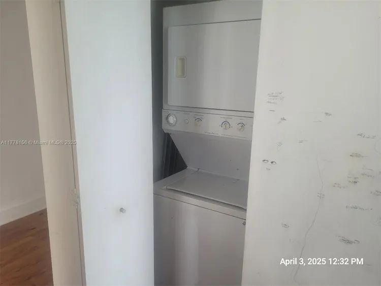 Jade Brickell #2702 image #33