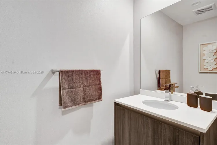 Aria on the Bay #2003 image #11