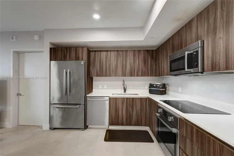 Aria on the Bay #2003 image #12