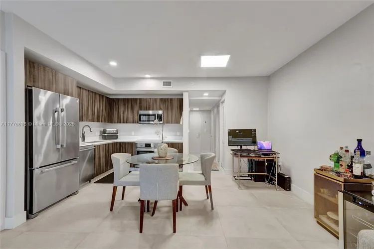 Aria on the Bay #2003 image #14