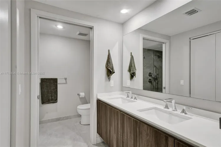 Aria on the Bay #2003 image #24