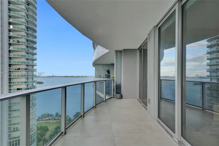 Aria on the Bay #2003 image #9