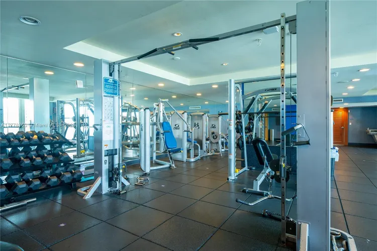 360 Condo #611 image #11