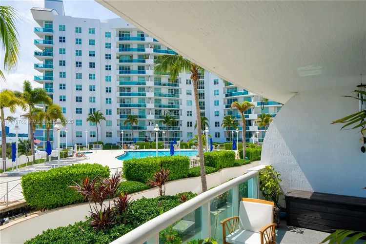 360 Condo #611 image #15