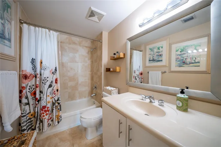 360 Condo #611 image #35