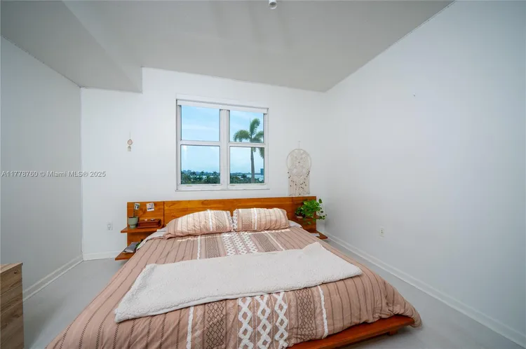 360 Condo #611 image #36