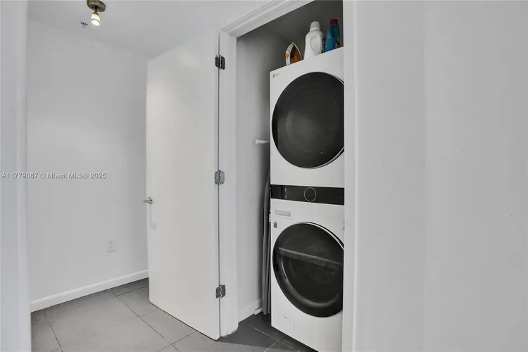 Midtown 4 #M0405 image #19