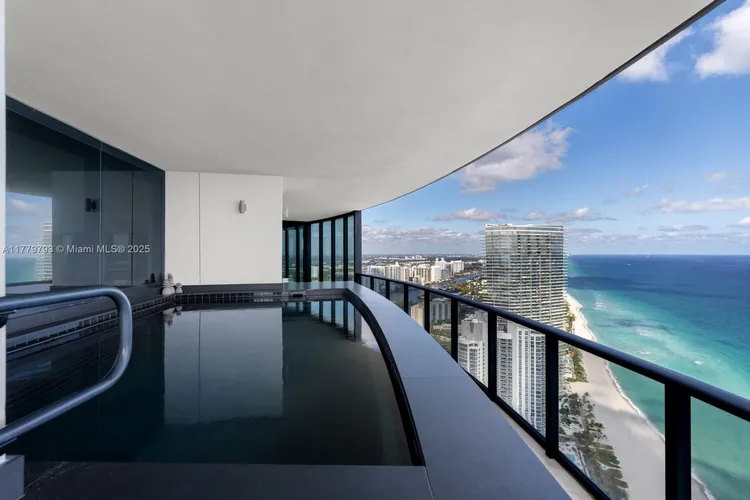 Porsche Design Tower #5105 image #27