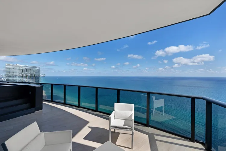 Porsche Design Tower #5105 image #29