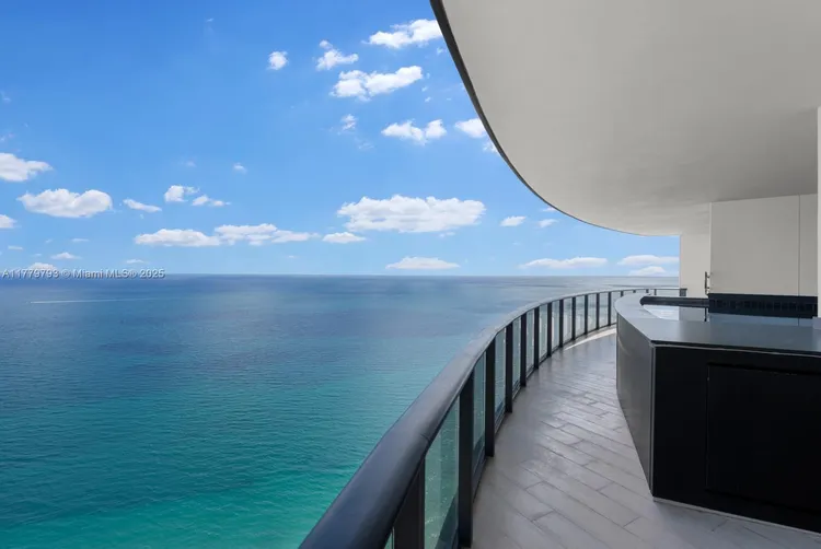 Porsche Design Tower #5105 image #31
