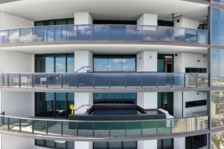 Porsche Design Tower #5105 image #41