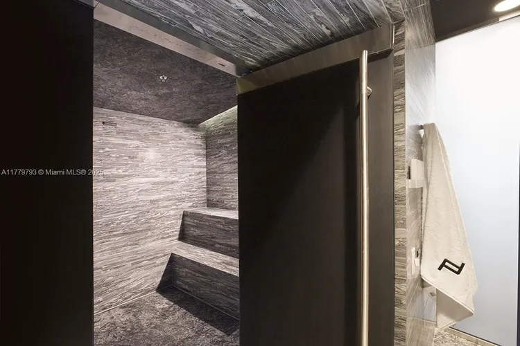 Porsche Design Tower #5105 image #57