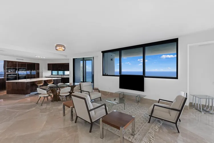 Porsche Design Tower #5105 image #6