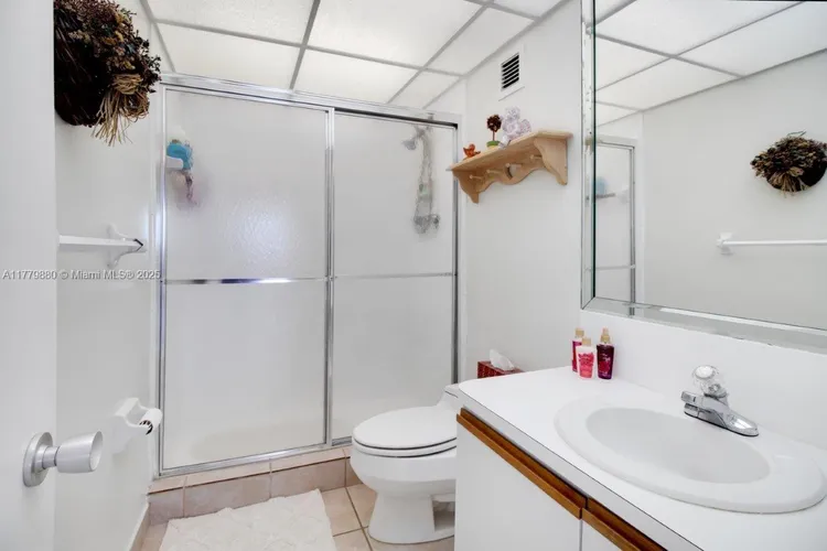 Carriage Club North #319 image #15