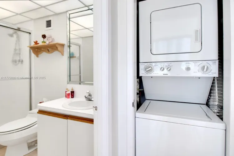 Carriage Club North #319 image #16