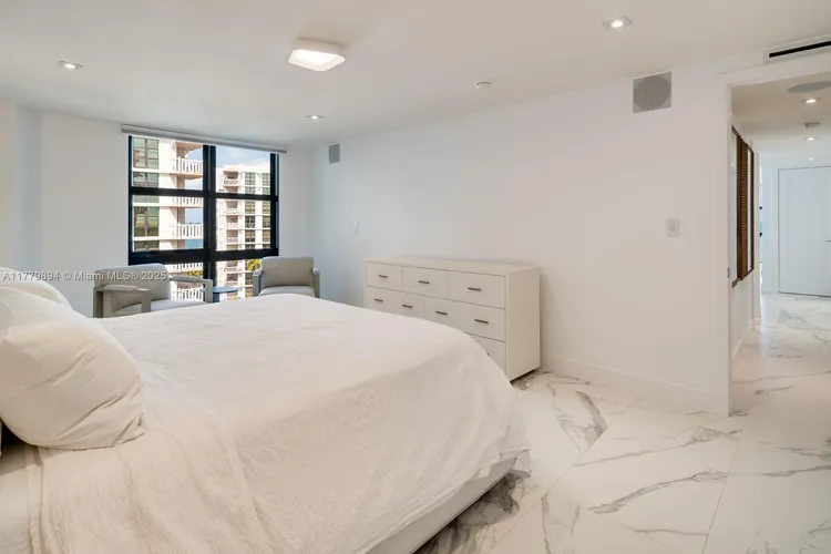 Towers of Key Biscayne #D907 image #14