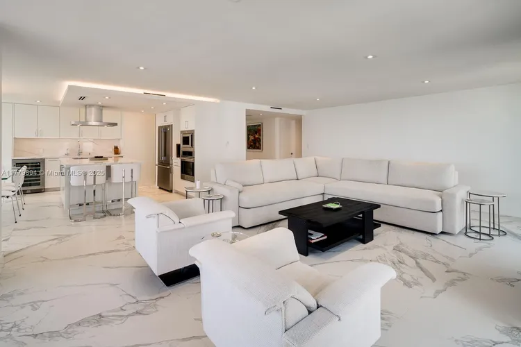 Towers of Key Biscayne #D907 image #6