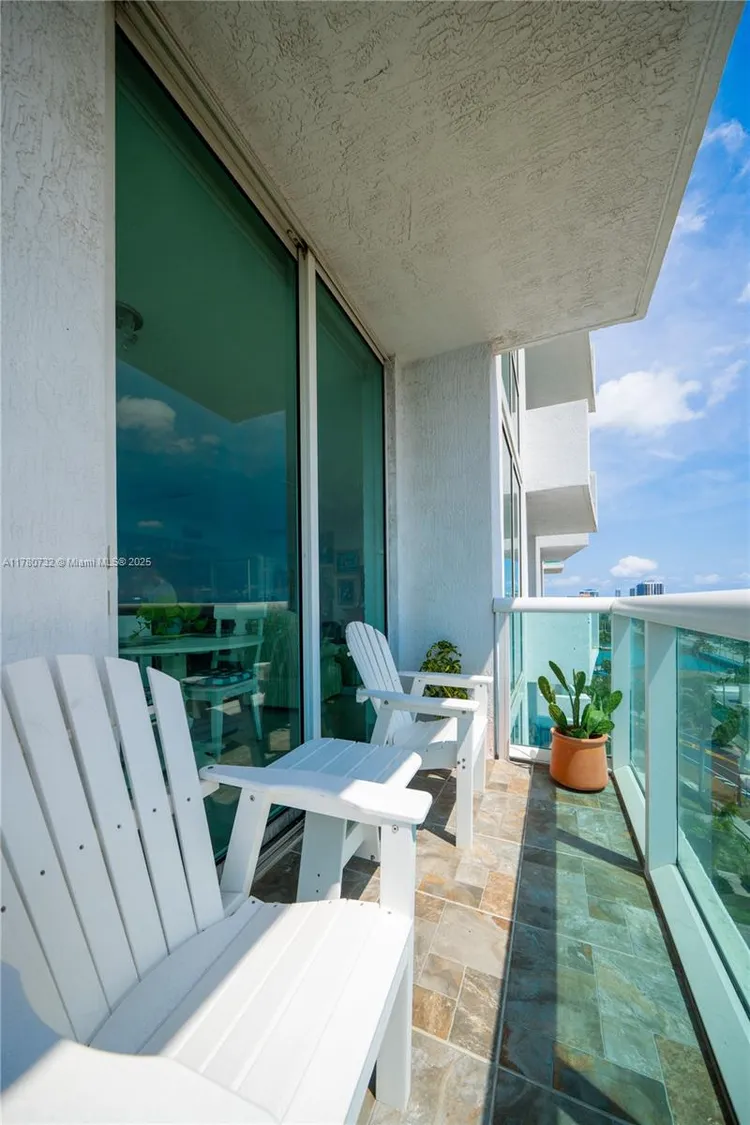 360 Condo #1026 image #19