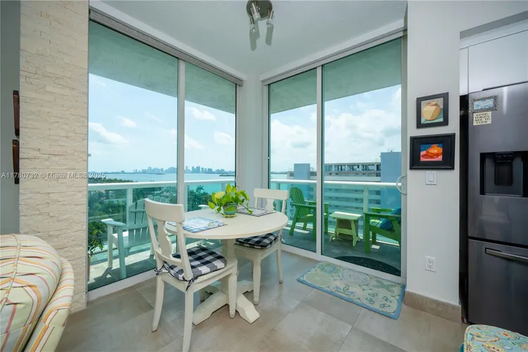 360 Condo #1026 image #21