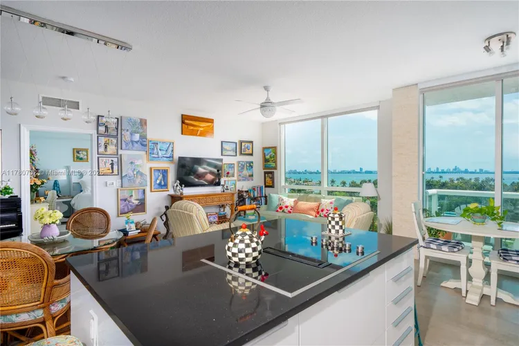 360 Condo #1026 image #24