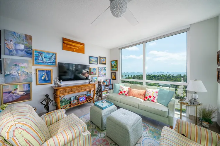 360 Condo #1026 image #25