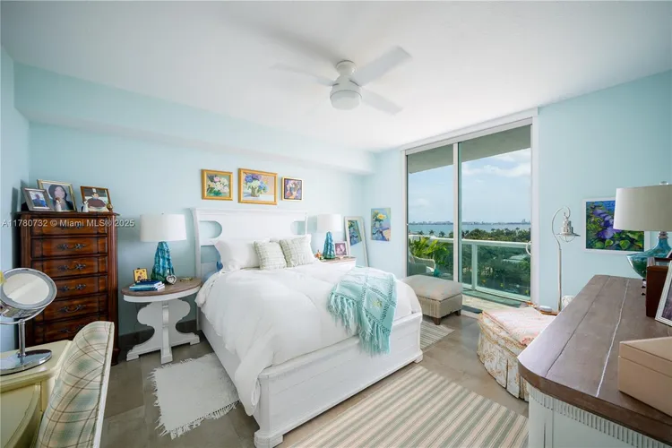 360 Condo #1026 image #27